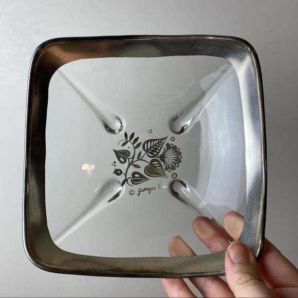 Set of Georges Briard Sterling Silver Overlay Glass Bowls - Picture 6 of 16